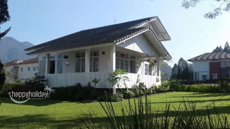 2 Design Unik Villa Putih Lembang