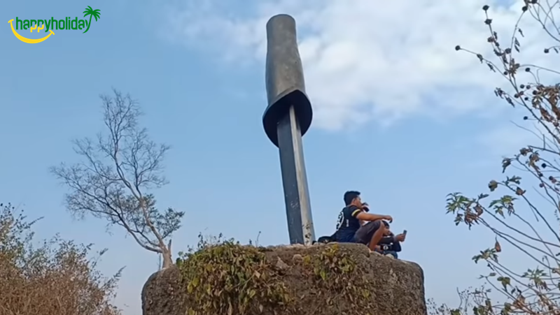 Pedang Tertancap Di Gunung Bandung